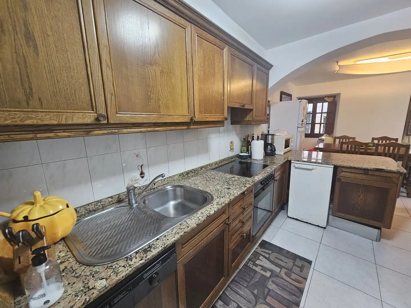Cuina de Casa o xalet en venda en Vilagarcía de Arousa amb Calefacció i Terrassa