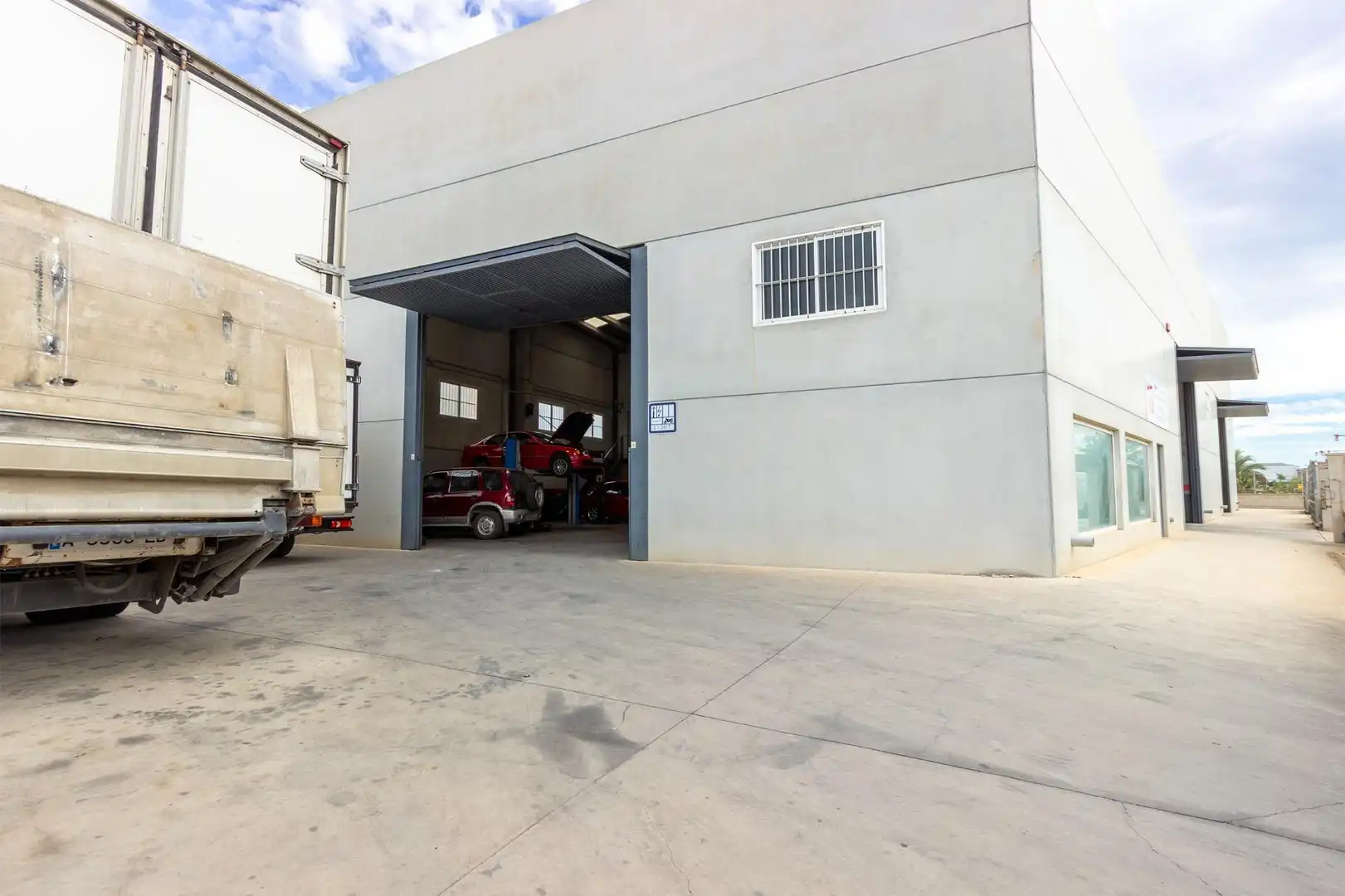 Vista exterior de Nave industrial en venta en Bigastro