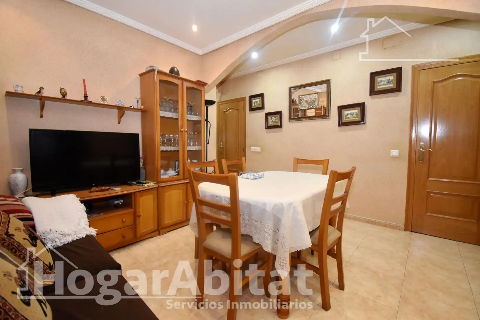 Sala de estar de Piso en venta en Castellón de la Plana / Castelló de la Plana con Aire acondicionado, Trastero y Amueblado