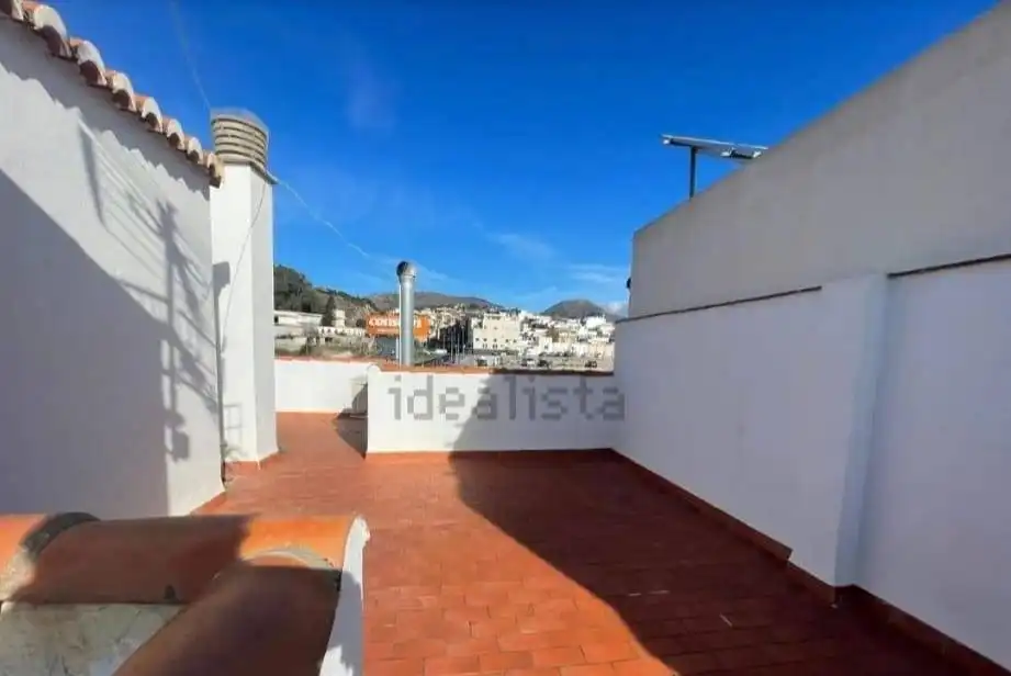 Vista exterior de Casa o xalet en venda en Motril amb Aire condicionat i Balcó