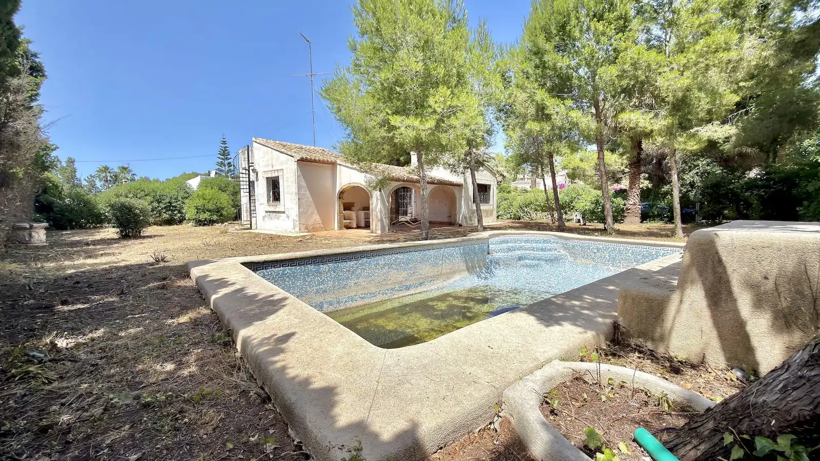 Vista exterior de Casa o xalet en venda en Jávea / Xàbia amb Jardí privat, Terrassa i Piscina