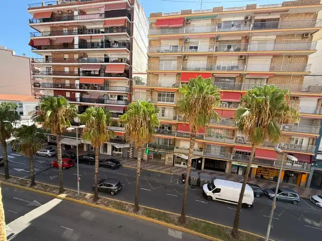 Vista exterior de Piso en venta en Cullera con Balcón