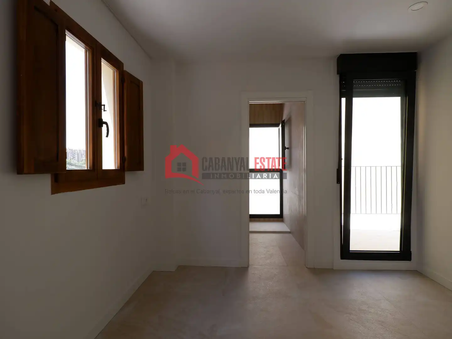 Habitación de Ático en venta en Valencia con Aire acondicionado, Trastero y Balcón