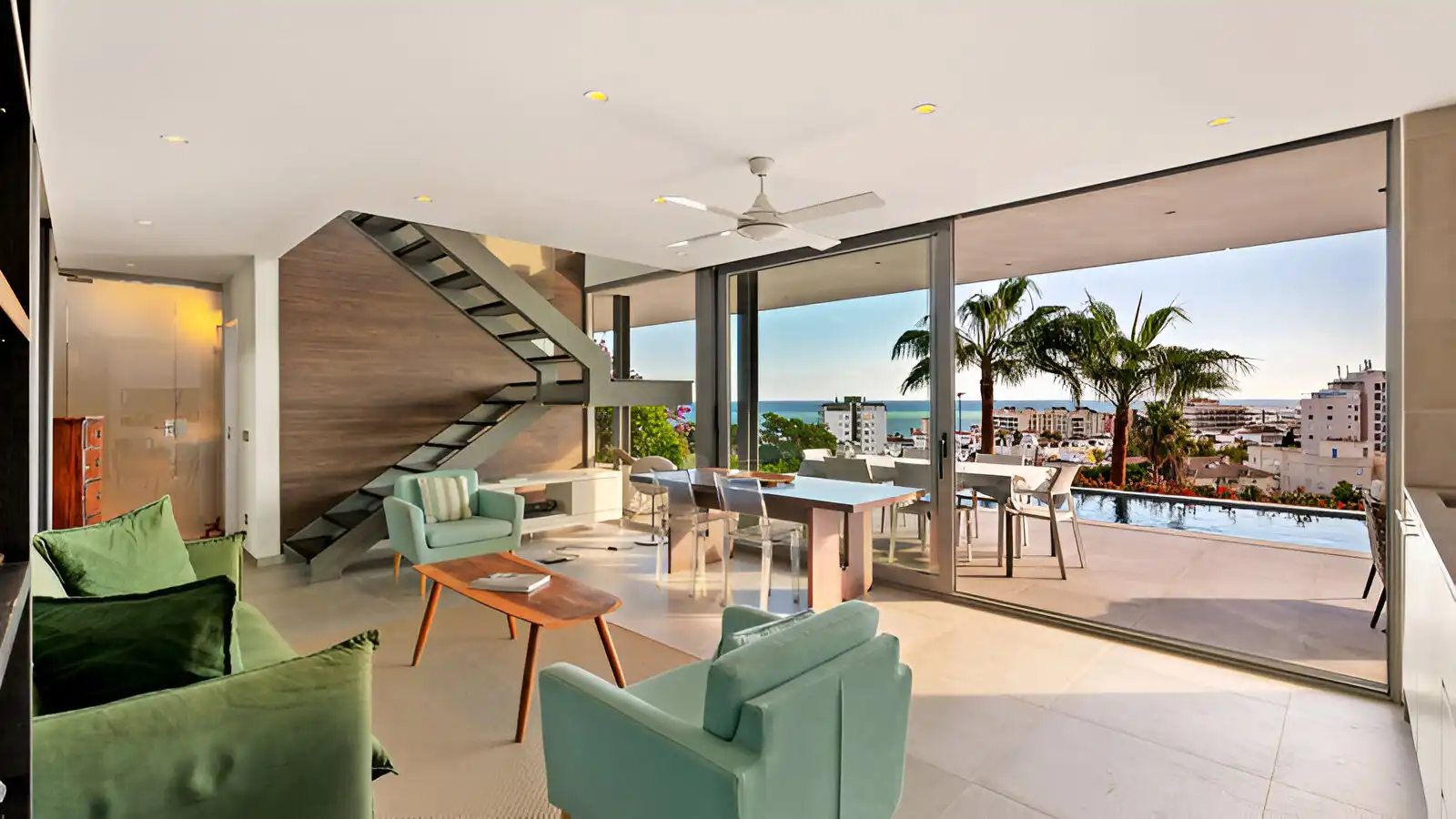 Living room of Houses for sale in Torremolinos  with Air Conditioner, Private garden and Terrace