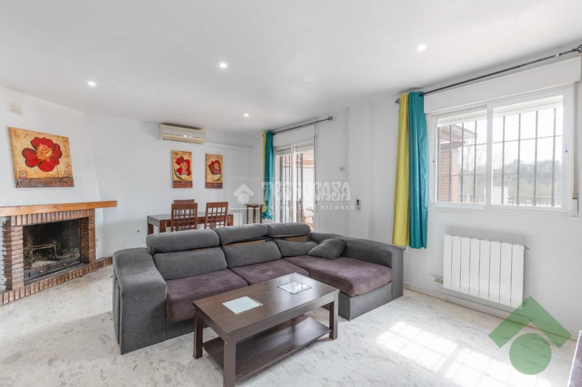 Living room of Single-family semi-detached for sale in Atarfe  with Heating, Terrace and Furnished