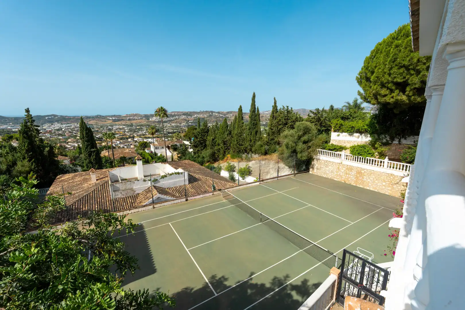 Vista exterior de Casa o xalet en venda en Mijas amb Aire condicionat, Jardí privat i Terrassa