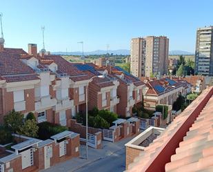 Vista exterior de Casa o xalet en venda en  Madrid Capital amb Calefacció, Jardí privat i Parquet