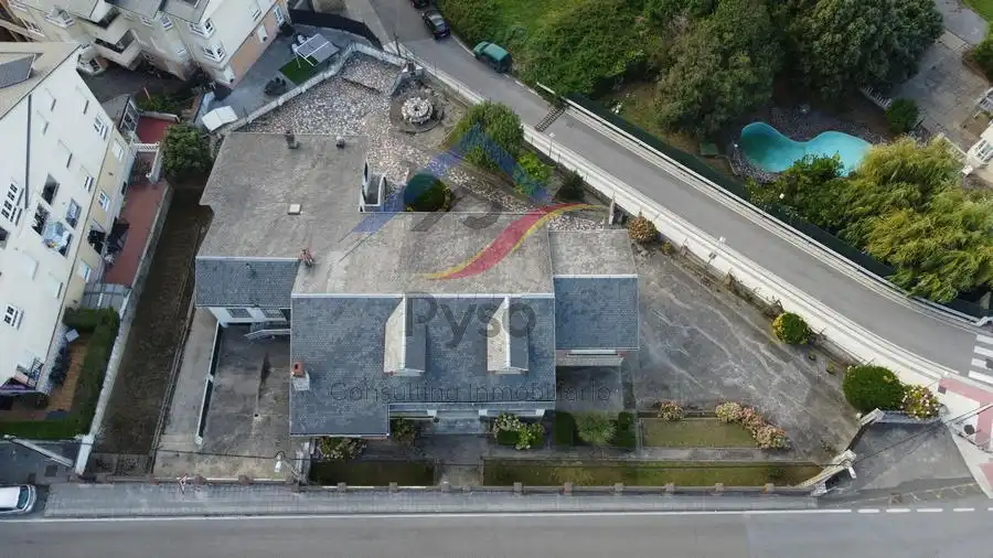 Vista exterior de Casa o xalet en venda en Piélagos amb Calefacció, Jardí privat i Parquet