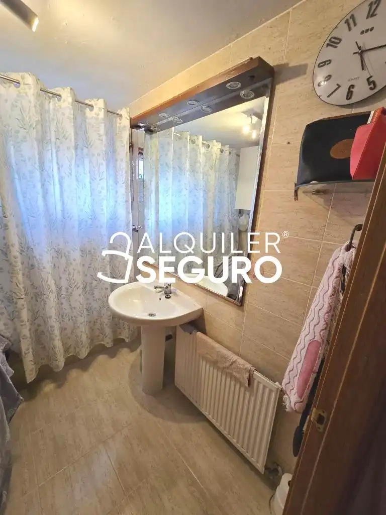 Bathroom of Houses for rent in Camarma de Esteruelas  with Air Conditioner, Heating and Terrace