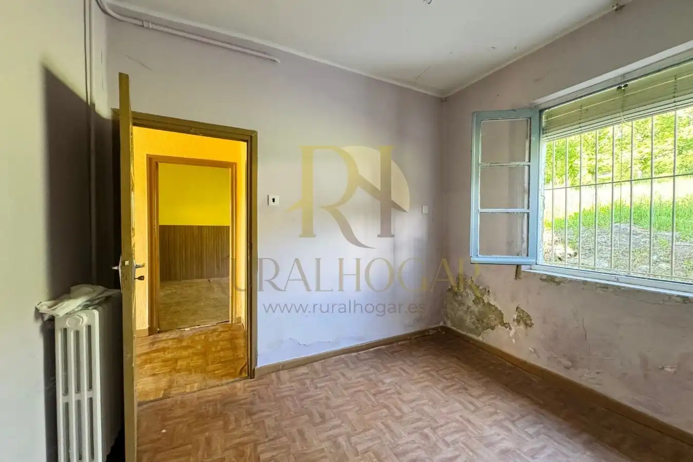 Bedroom of Houses for sale in Matallana de Torío  with Heating and Private garden