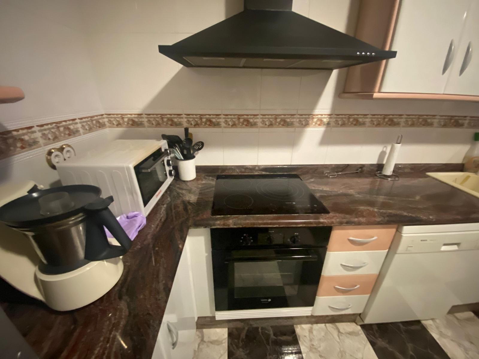 Cuina de Pis en venda en La Pobla del Duc amb Aire condicionat, Terrassa i Balcó