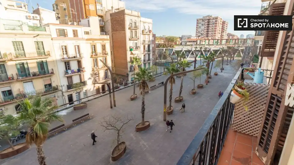 Flat for rent in Sants-Badal