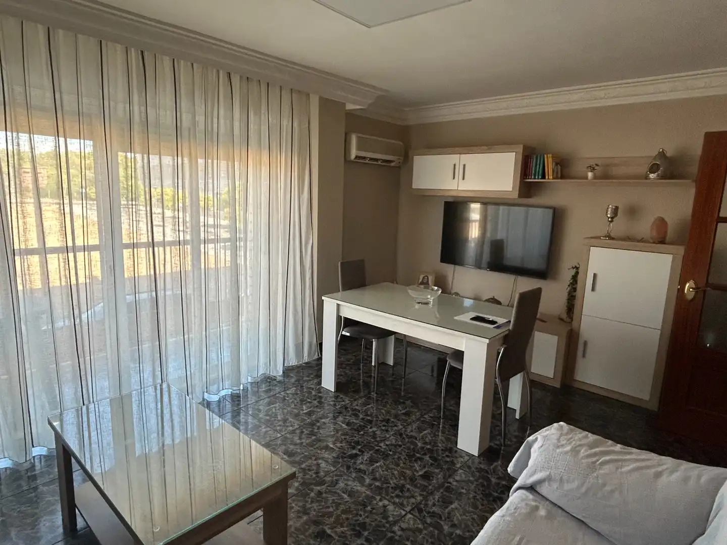 Sala de estar de Piso en venta en Andújar con Aire acondicionado, Amueblado y Horno