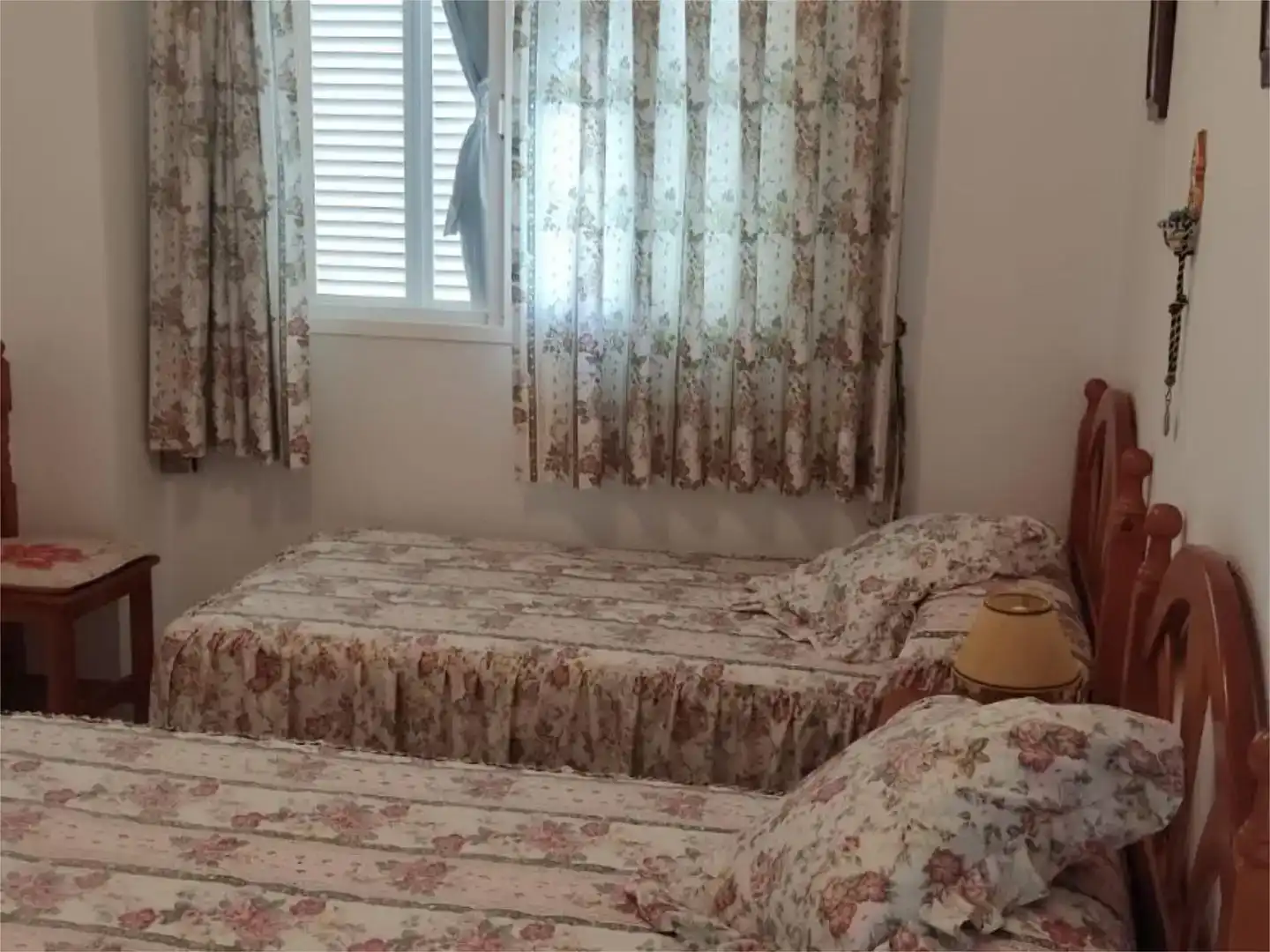 Habitación de Piso de alquiler en Rota con Jardín privado, Piscina y Amueblado