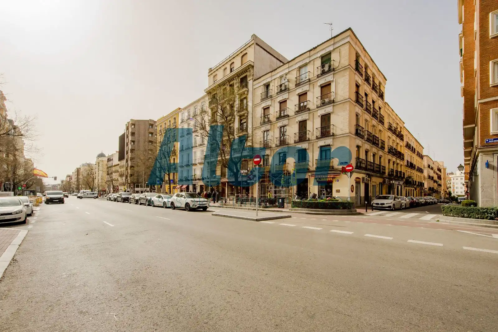 Vista exterior de Local en venta en Madrid