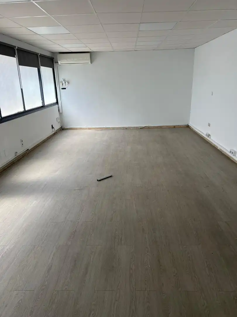 Office for rent in Sevilla  with Air Conditioner