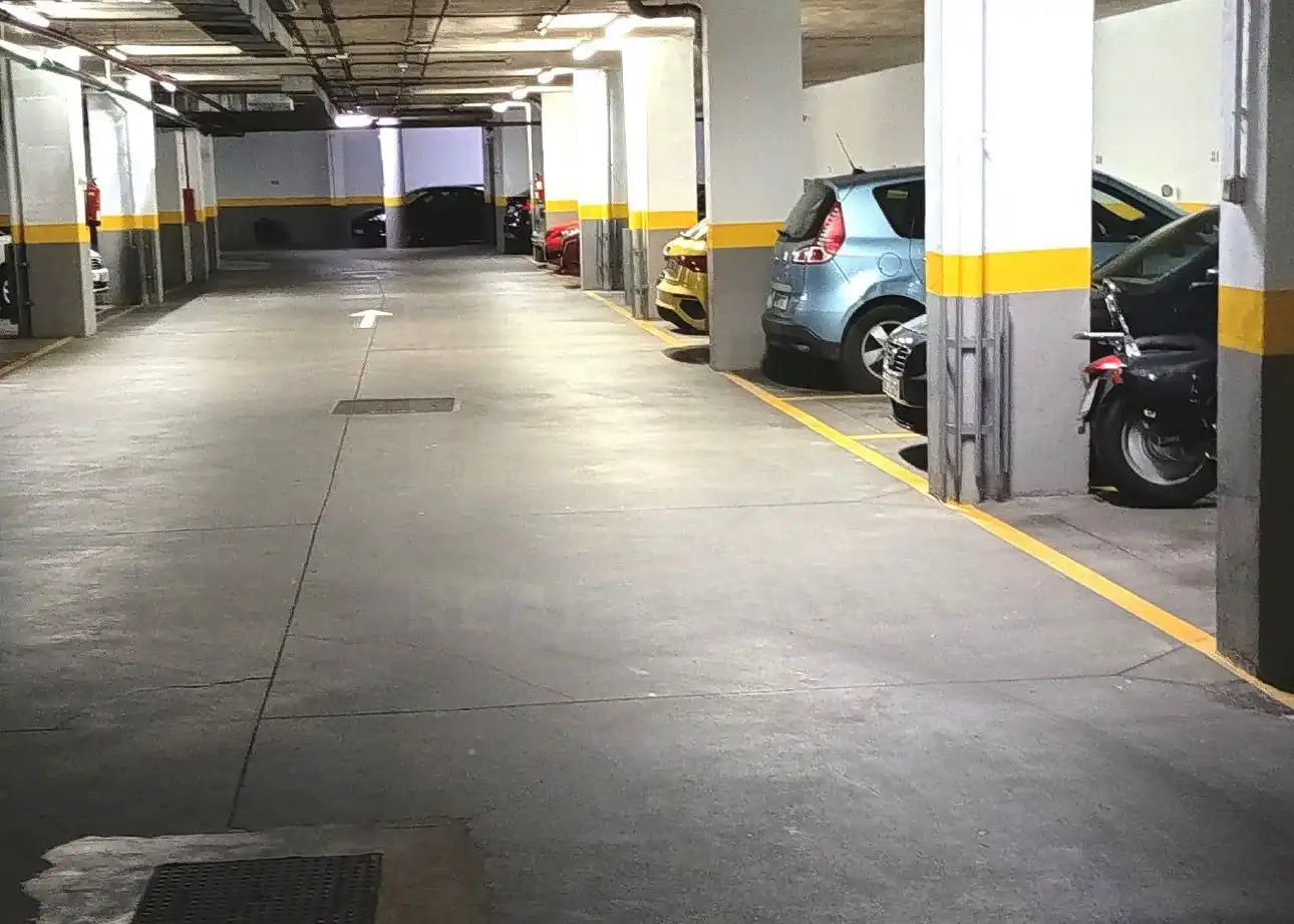 Aparcament de Garatge en venda en Madrid