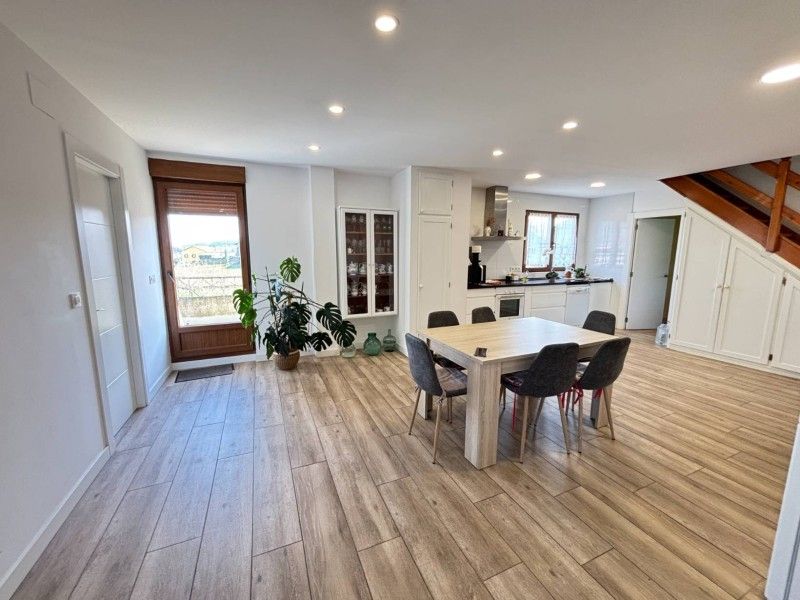 Menjador de Casa o xalet en venda en Reocín amb Calefacció, Parquet i Terrassa