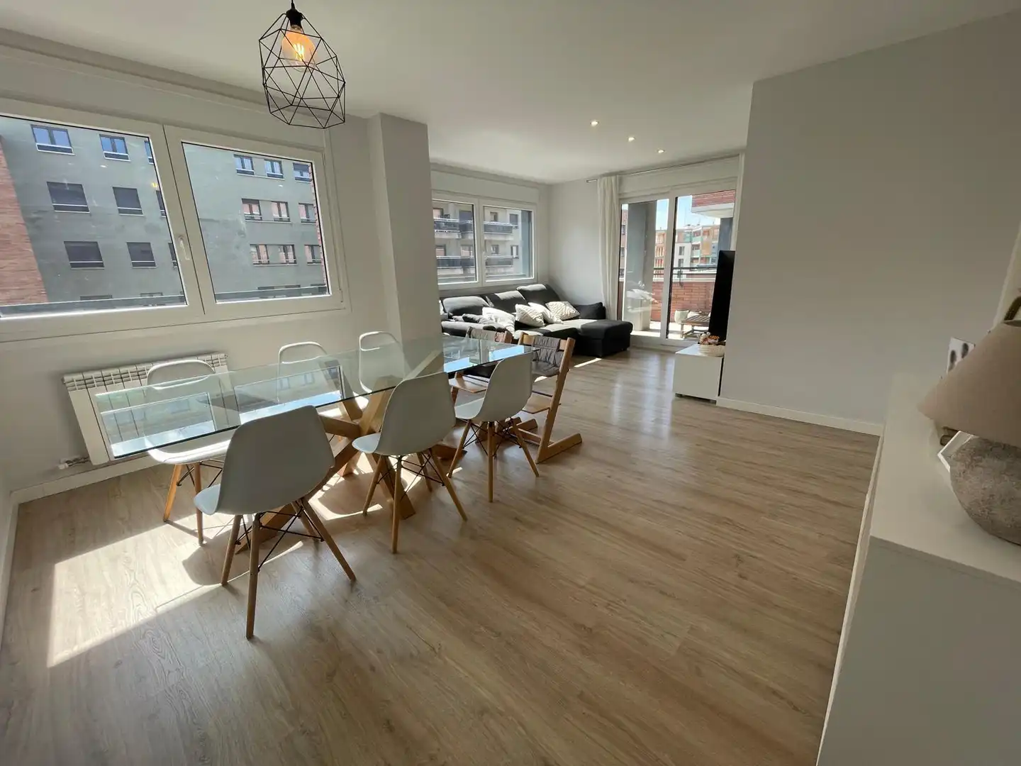 Comedor de Piso en venta en Vic con Calefacción, Trastero y Balcón