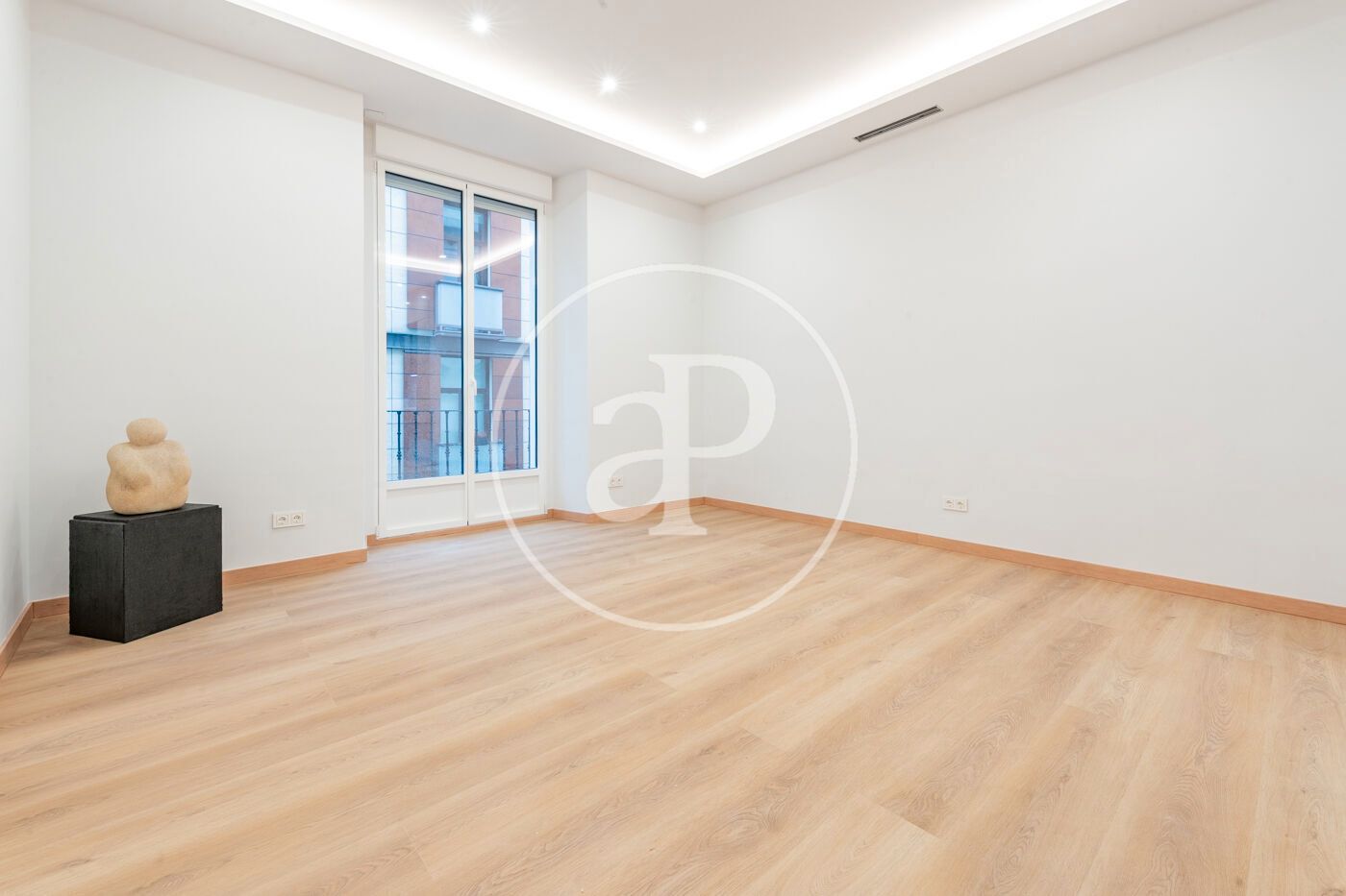 Flat for sale in  Madrid Capital  with Air Conditioner, Heating and Balcony