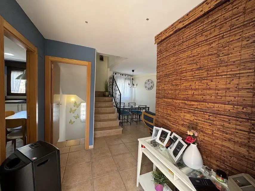 Houses for sale in Soneja  with Terrace, Storage room and Balcony