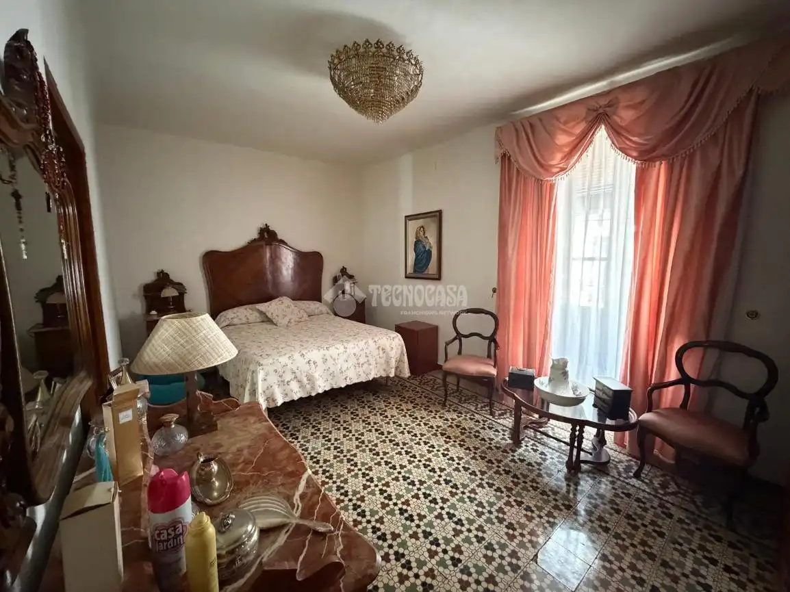 Schlafzimmer von Einfamilien-Reihenhaus zum Verkauf in Torredonjimeno mit Klimaanlage und Balkon
