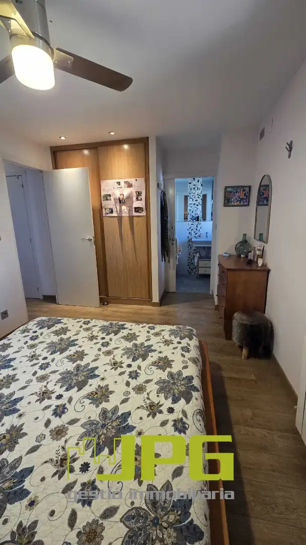 Habitación de Casa adosada en venta en Sant Joan d'Alacant con Aire acondicionado, Calefacción y Jardín privado