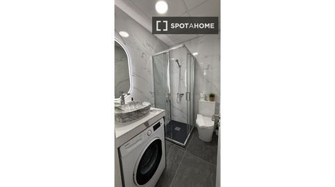 Photo 2 of Room in Argüelles, Madrid Capital