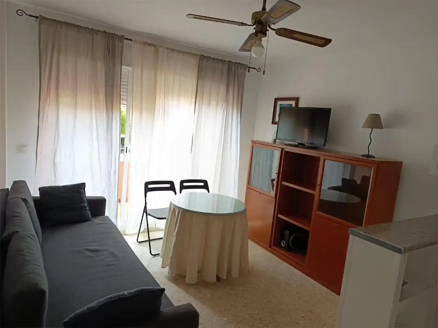 Sala d'estar de Apartament en venda en Algeciras amb Moblat, Rentadora i Microones