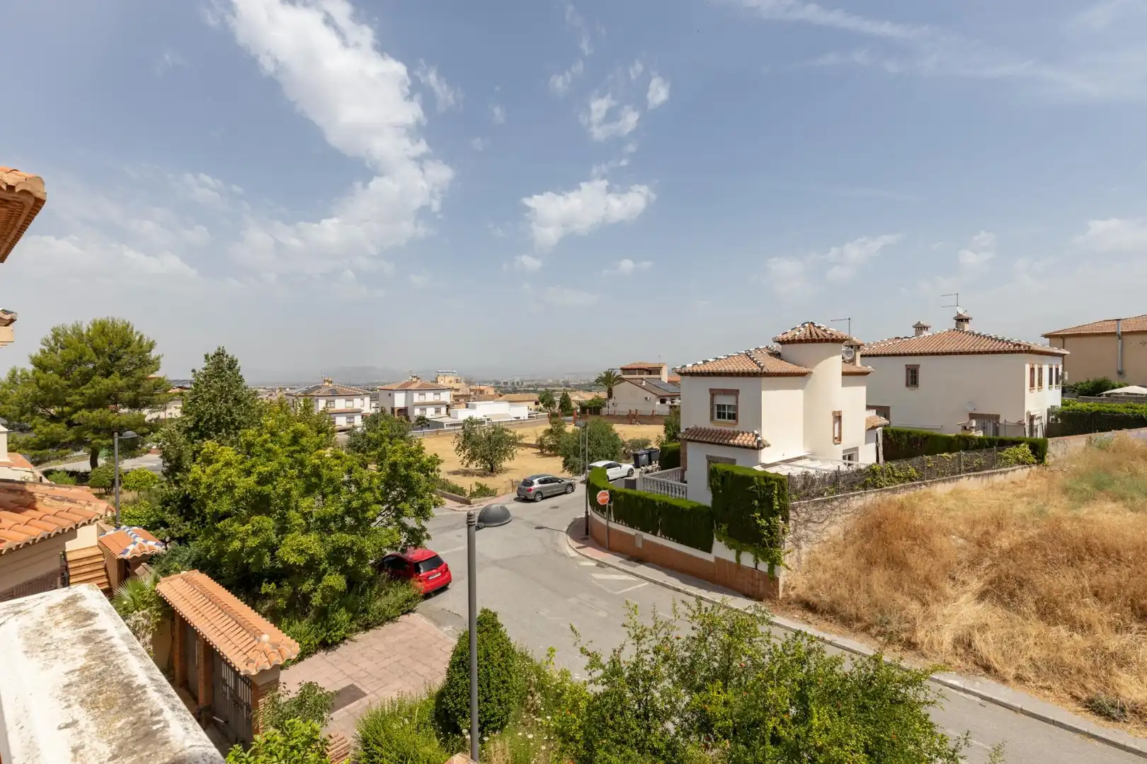 Vista exterior de Casa o xalet en venda en La Zubia amb Calefacció, Jardí privat i Terrassa