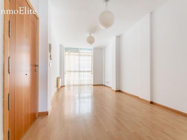 Flat with balcony for sale in Moncloa - Aravaca