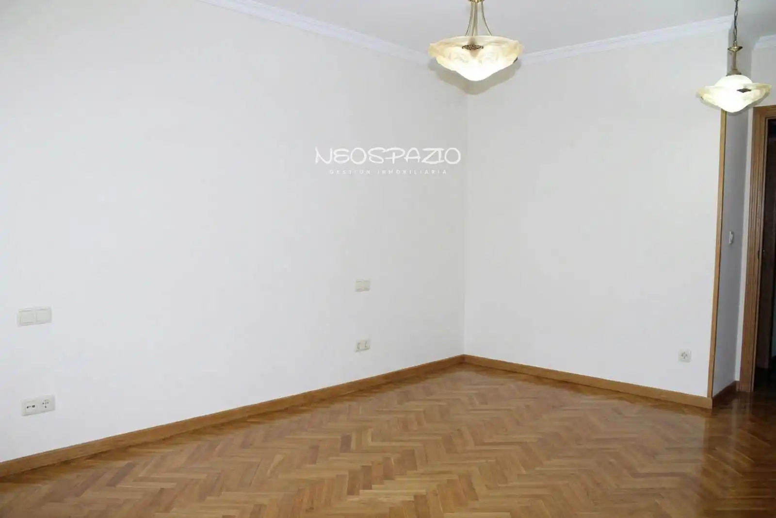 Pis en venda en Lugo amb Calefacció, Parquet i Terrassa