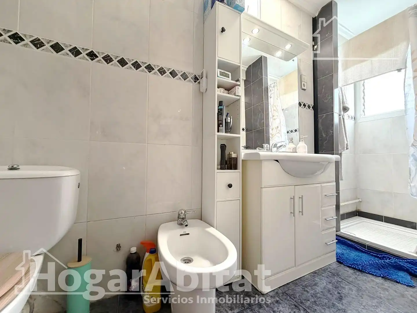 Bathroom of Flat for sale in Valencia