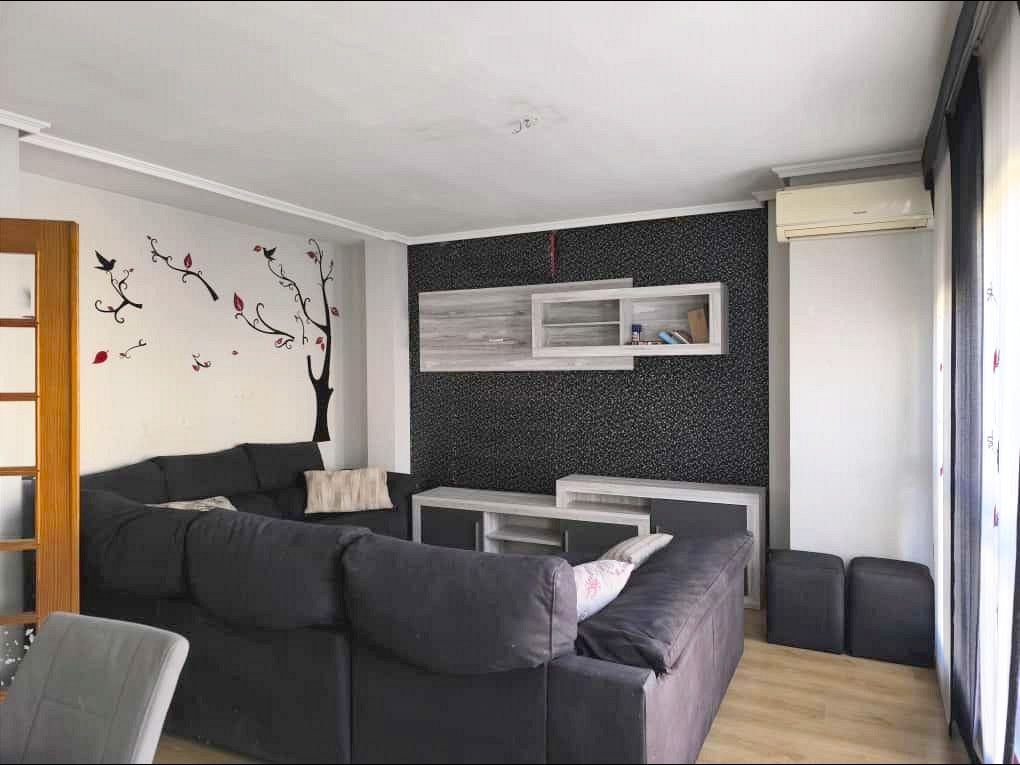 Sala d'estar de Pis en venda en Paiporta amb Parquet, Moblat i Balcó