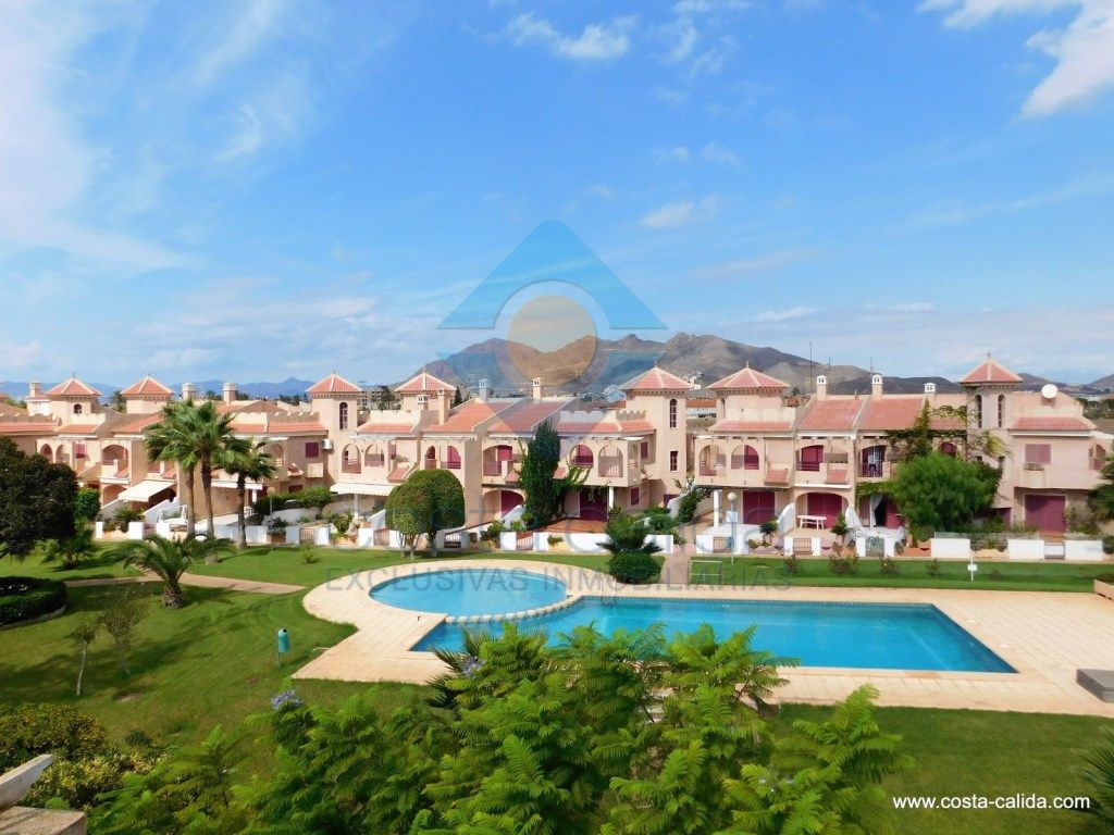Vista exterior de Casa o xalet en venda en Mazarrón amb Aire condicionat, Jardí privat i Terrassa