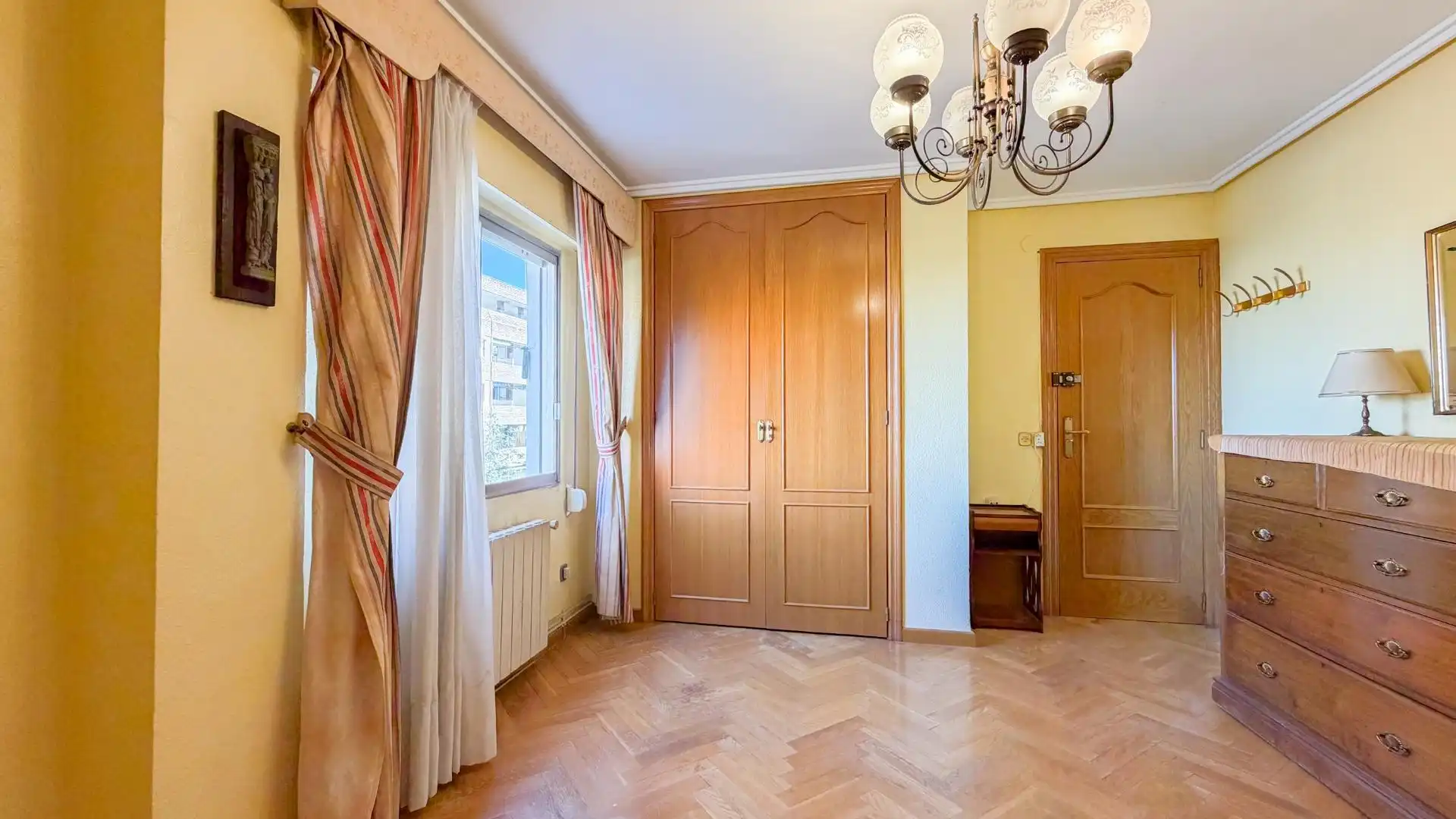 Wohnung zum Verkauf in Valencia mit Klimaanlage, Heizung und Parkett
