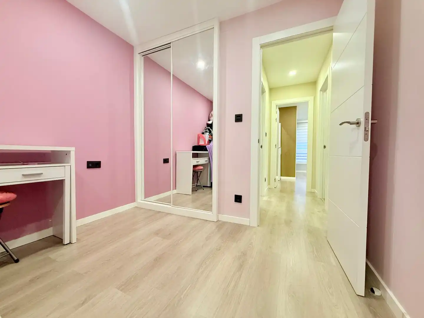Piso en venta en Vigo  con Calefacción, Trastero y Amueblado