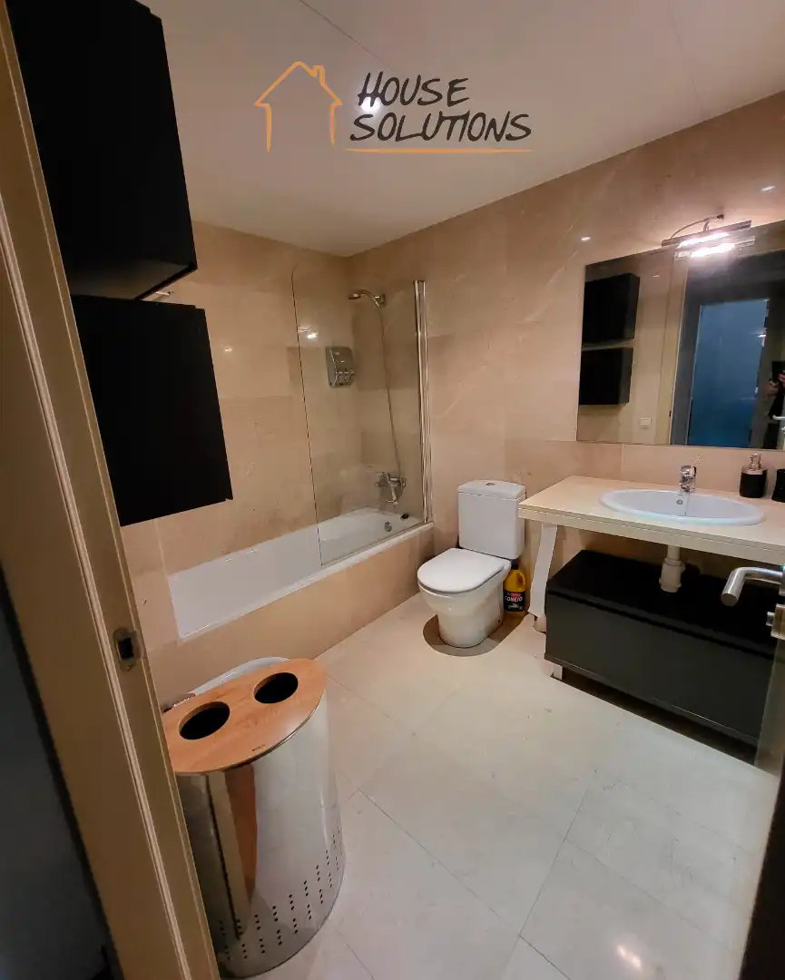 Baño de Piso en venta en Sabadell con Aire acondicionado, Calefacción y Amueblado