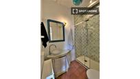 Bathroom of Flat to rent in  Madrid Capital  with Air Conditioner and Balcony