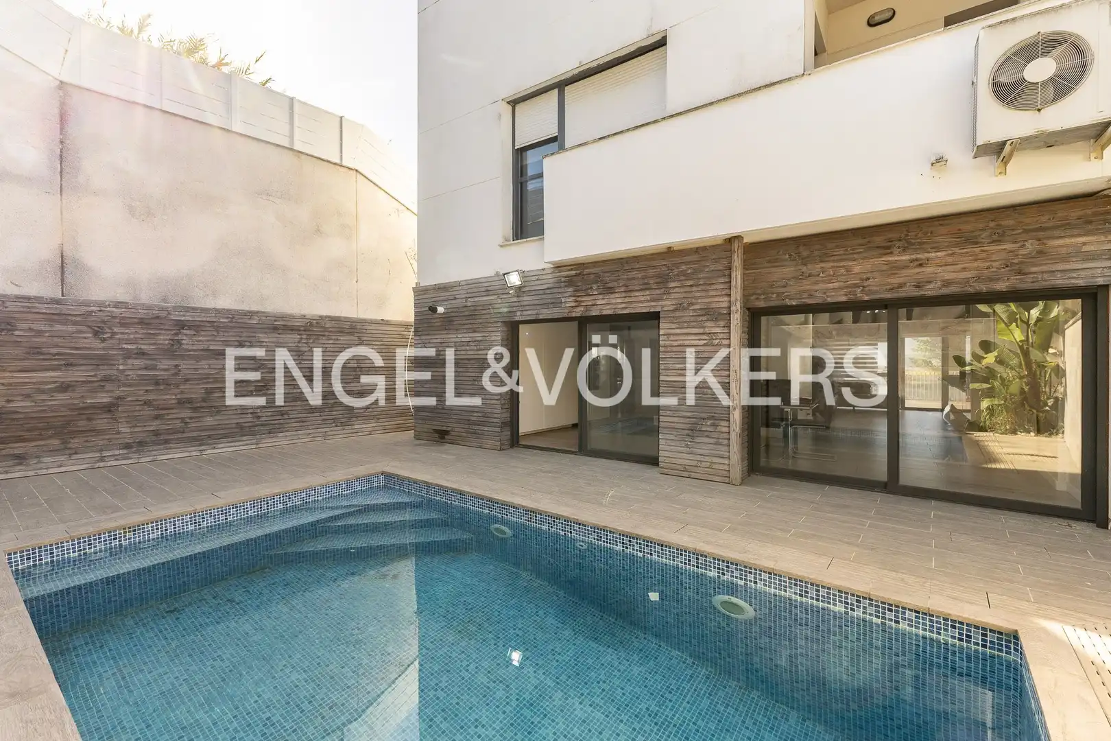 Piscina de Casa adosada en venta en Canet de Mar con Aire acondicionado, Calefacción y Jardín privado