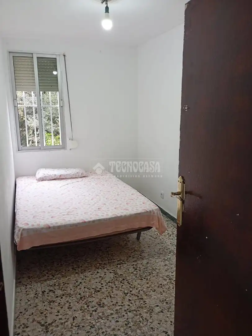 Bedroom of Flat for sale in Sevilla  with Air Conditioner