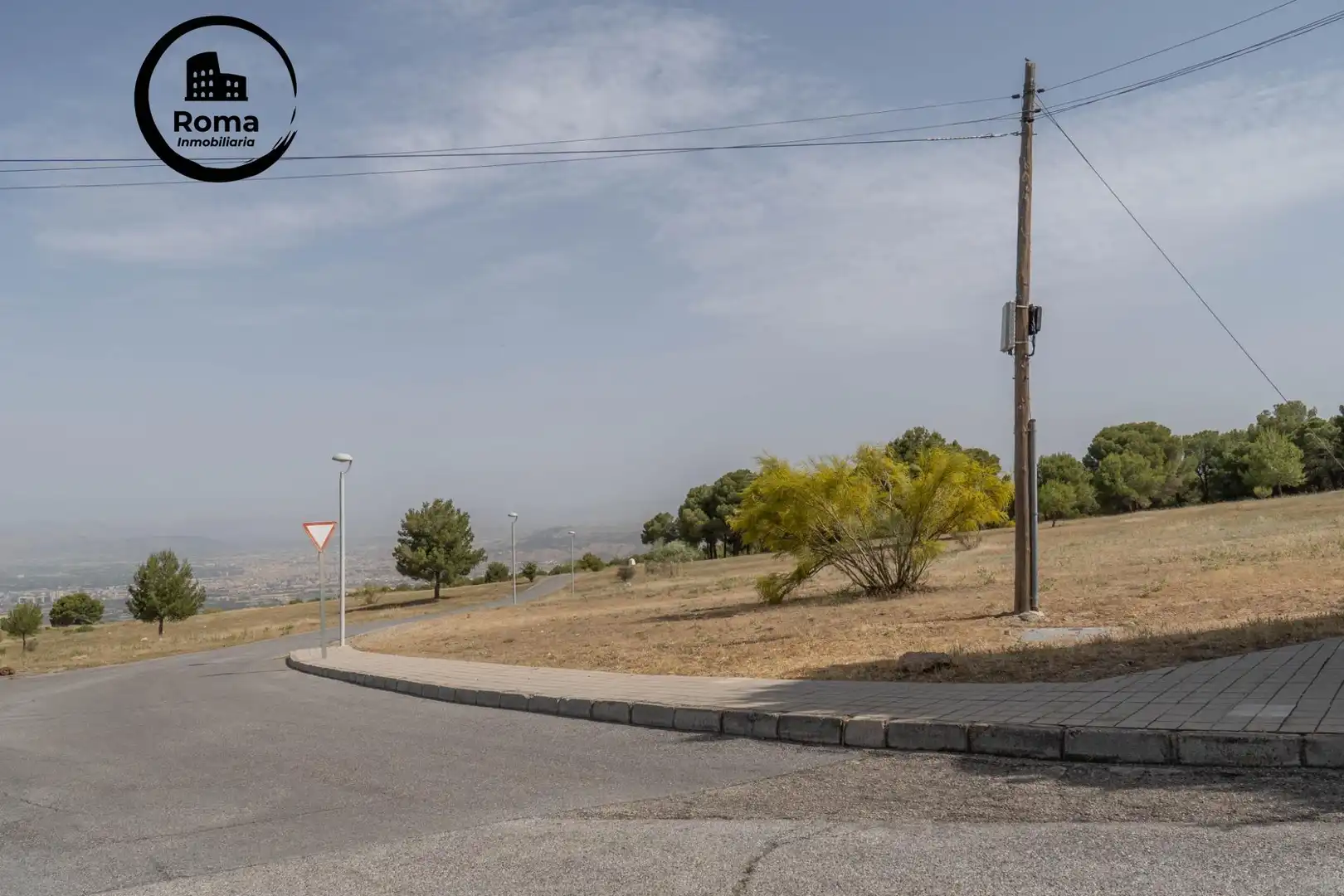 Vista exterior de Casa o xalet en venda en La Zubia amb Aire condicionat, Calefacció i Jardí privat