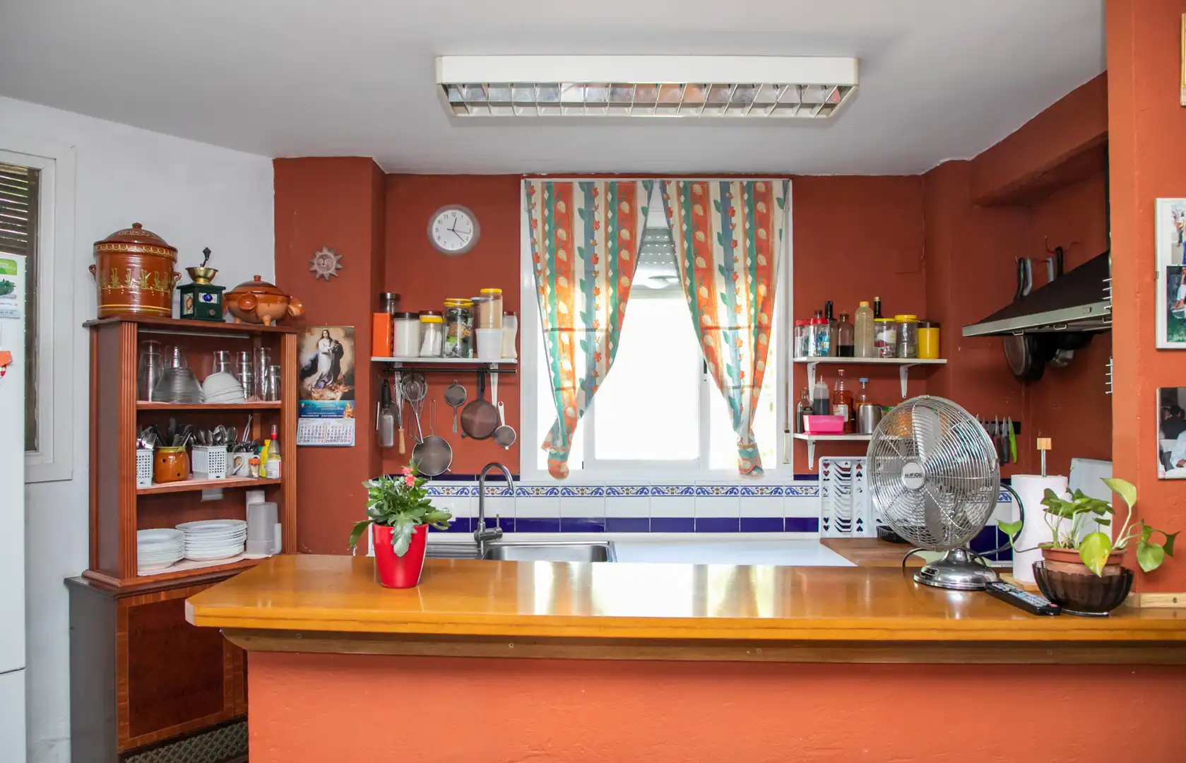 Cocina de Casa o chalet en venta en Castilleja de la Cuesta con Aire acondicionado, Calefacción y Jardín privado