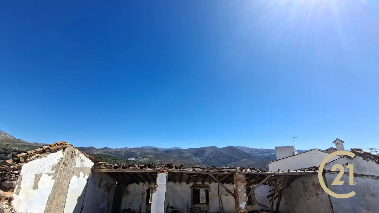 Vista exterior de Casa adosada en venda en Cartajima amb Terrassa