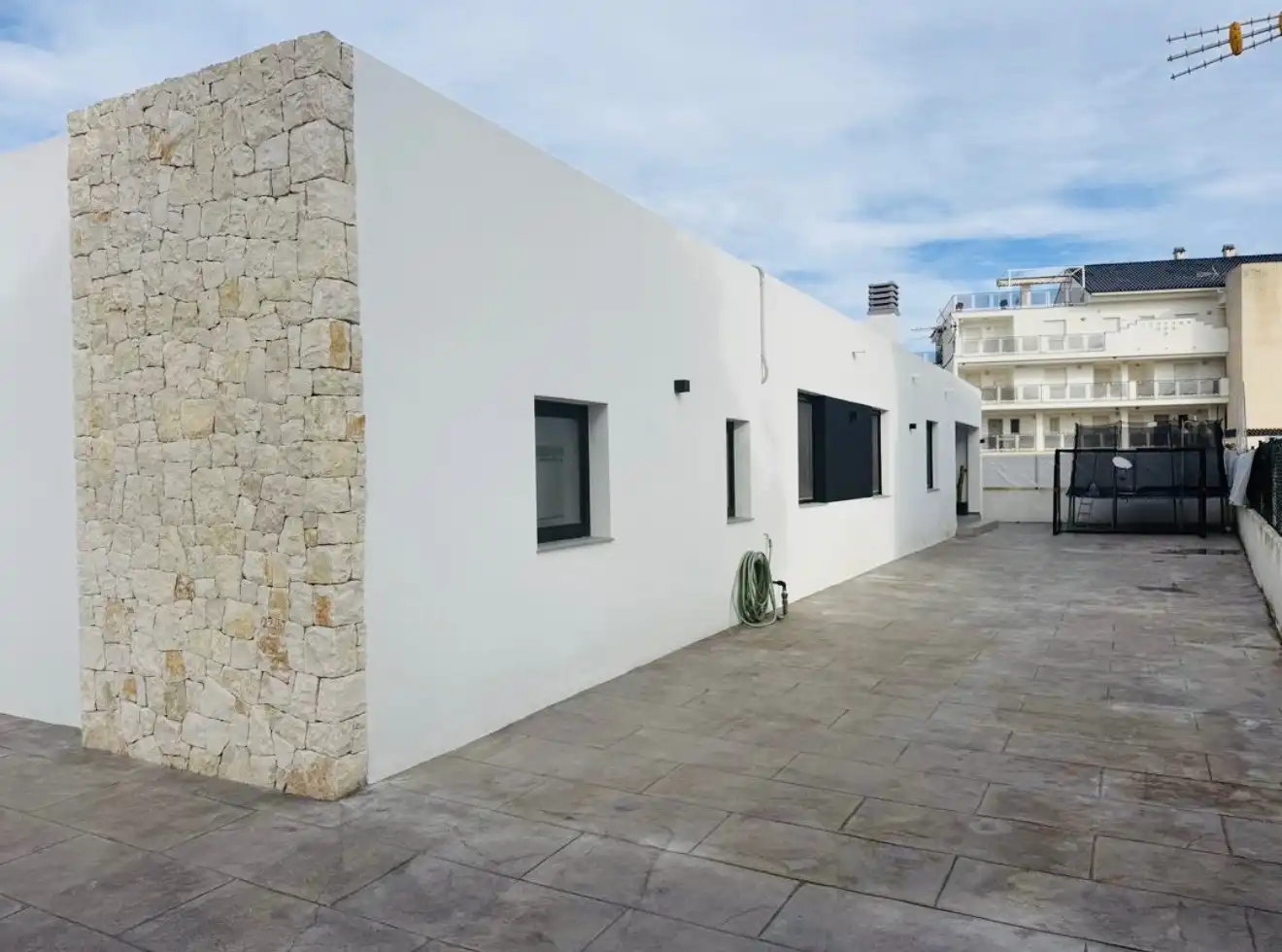 Vista exterior de Casa o xalet en venda en Oliva amb Aire condicionat, Calefacció i Jardí privat