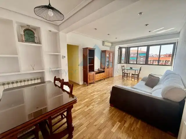 Sala d'estar de Pis en venda en Madrid amb Aire condicionat, Calefacció i Parquet