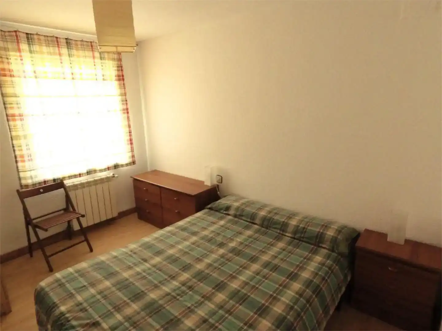 Habitación de Piso en venta en Aliaga con Parquet, Amueblado y Balcón