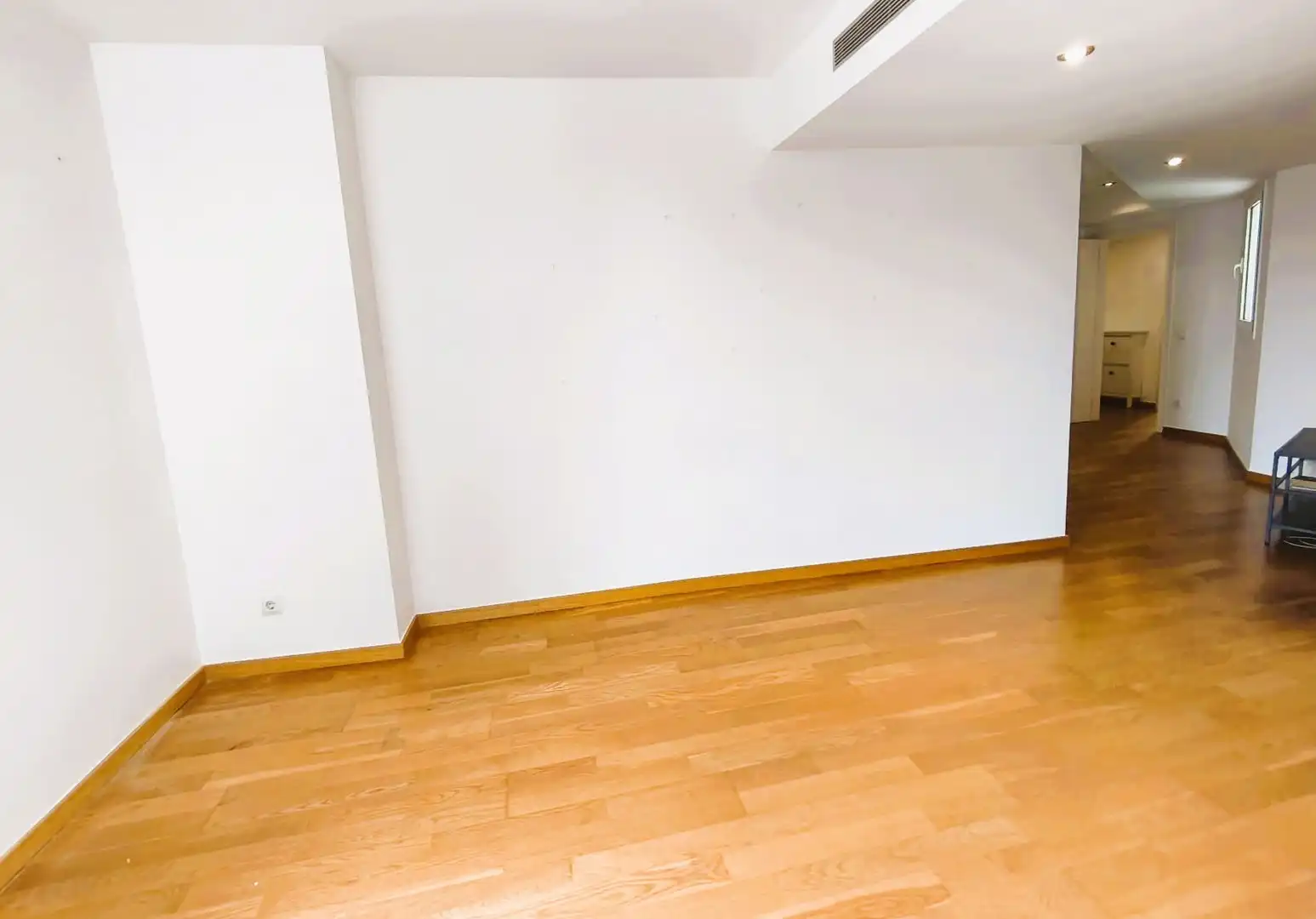 Bedroom of Flat for sale in Barcelona  with Parquet flooring, Terrace and Balcony