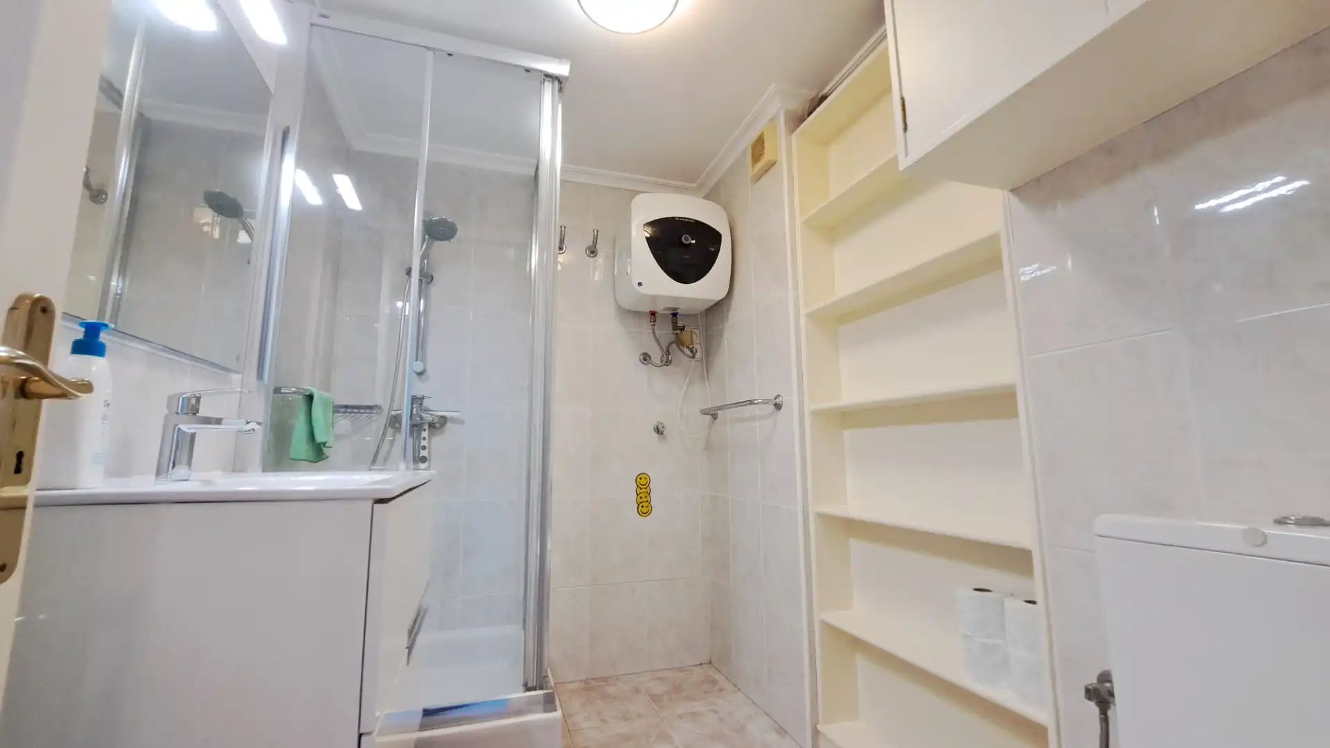 Bathroom of Flat for sale in San Bartolomé de Tirajana  with Balcony and Community pool