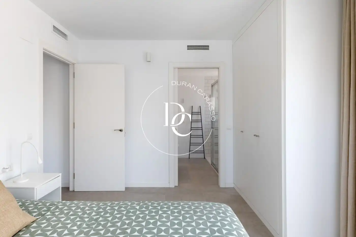 Schlafzimmer von Maisonette zum Verkauf in Sitges mit Klimaanlage, Heizung und Terrasse